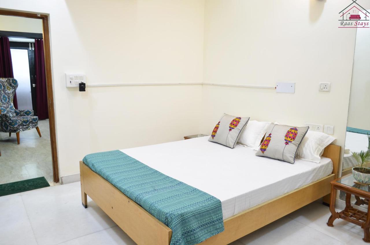 Economical Modern 1bhk Unit Prime Location 6 Apartment