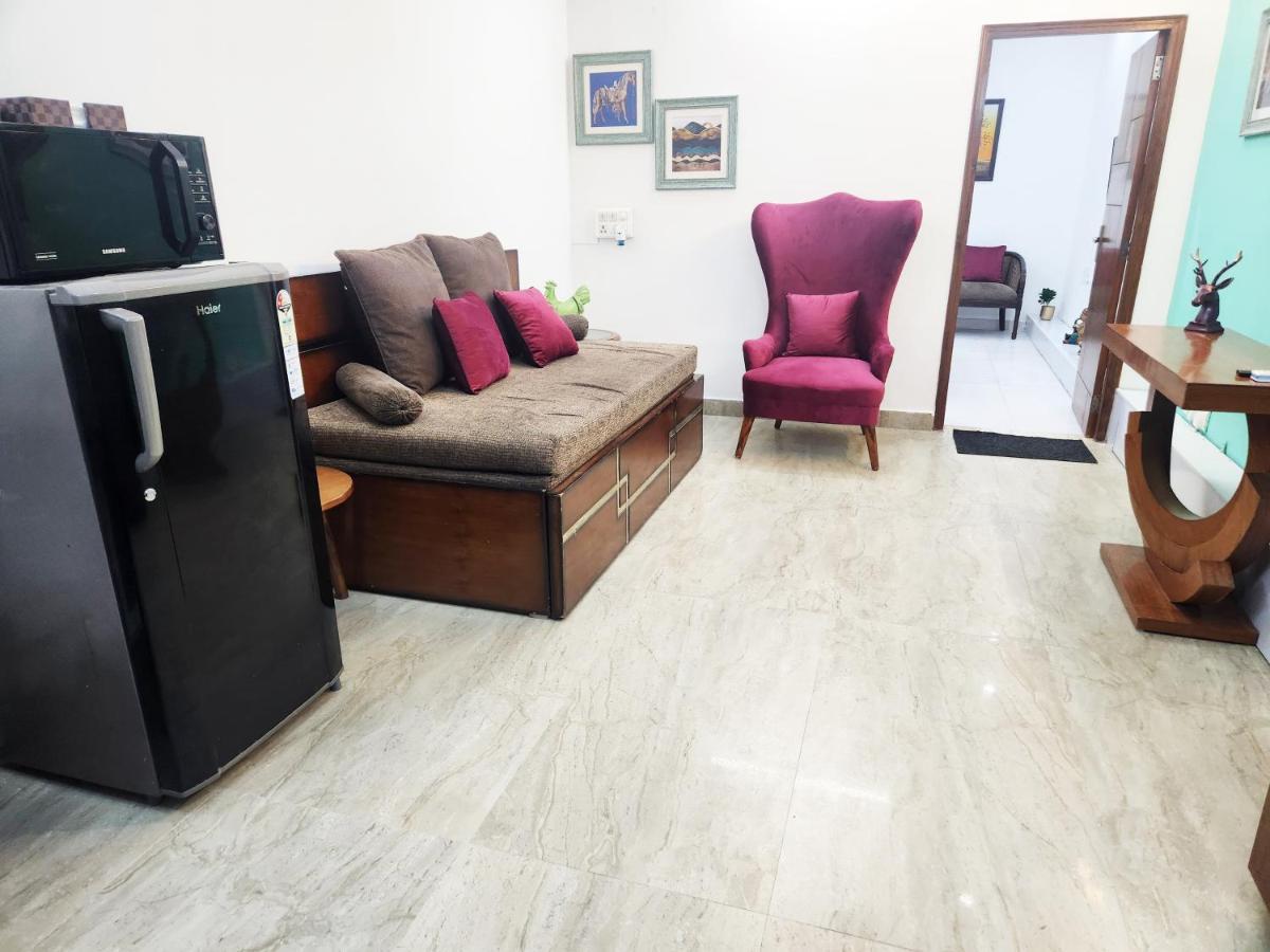 Economical Modern 1bhk Unit Prime Location 6 Apartment