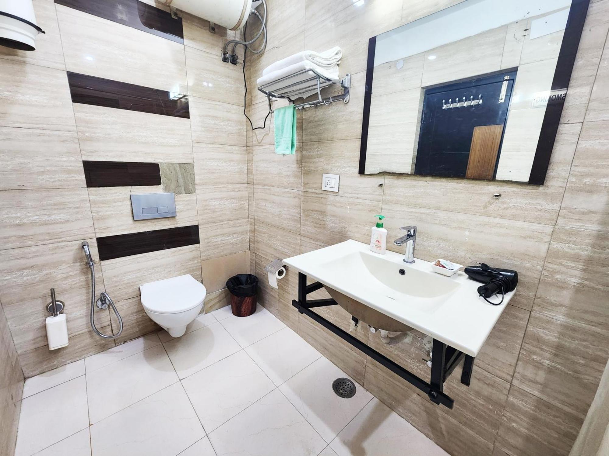 Economical Modern 1bhk Unit Prime Location 6 *