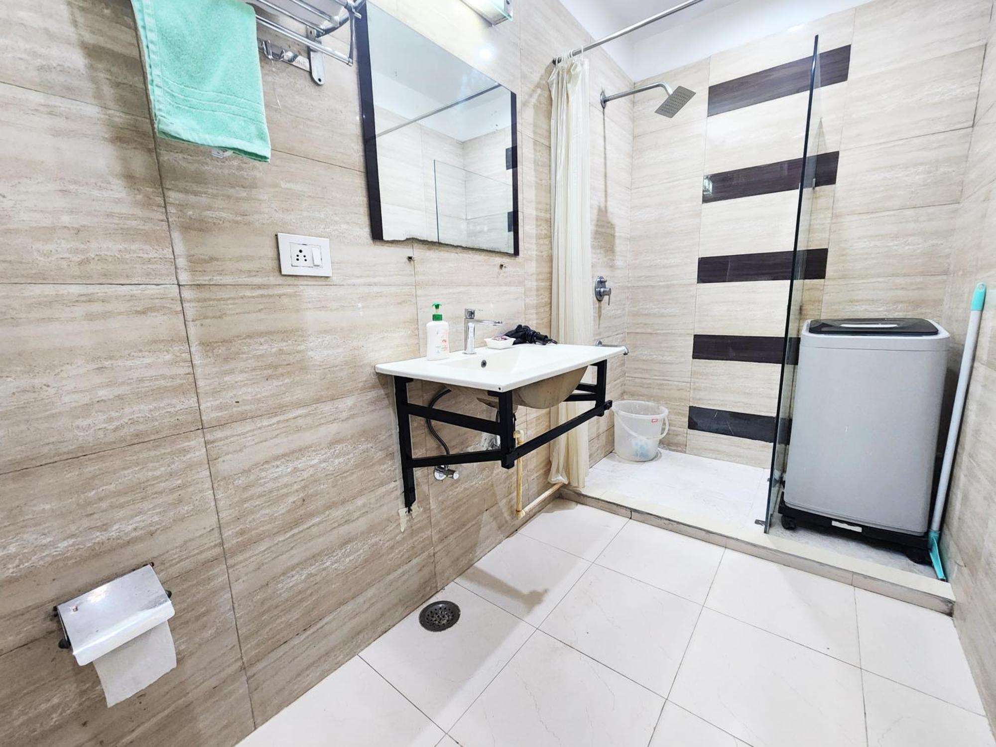 Economical Modern 1bhk Unit Prime Location 6 Apartment