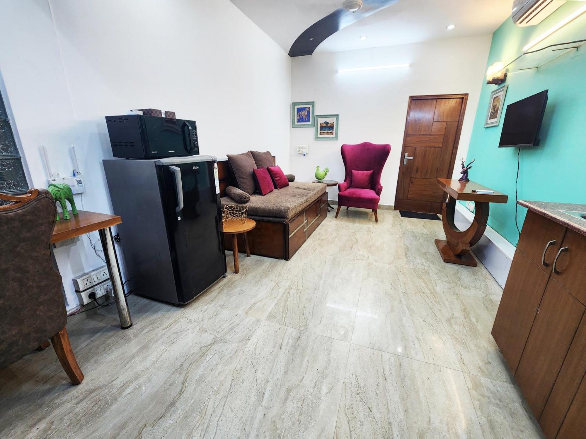 Apartment Economical Modern 1bhk Unit Prime Location 6