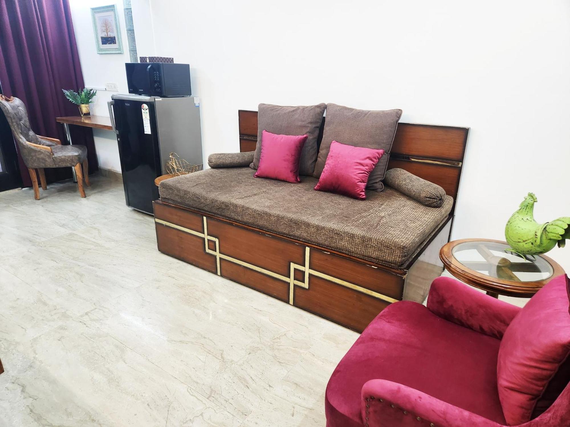 Economical Modern 1bhk Unit Prime Location 6 Apartment New Delhi